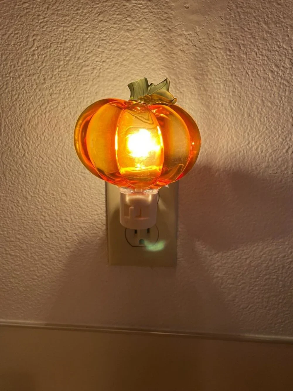 Vintage Roman, Inc. Translucent Pumpkin Night Light